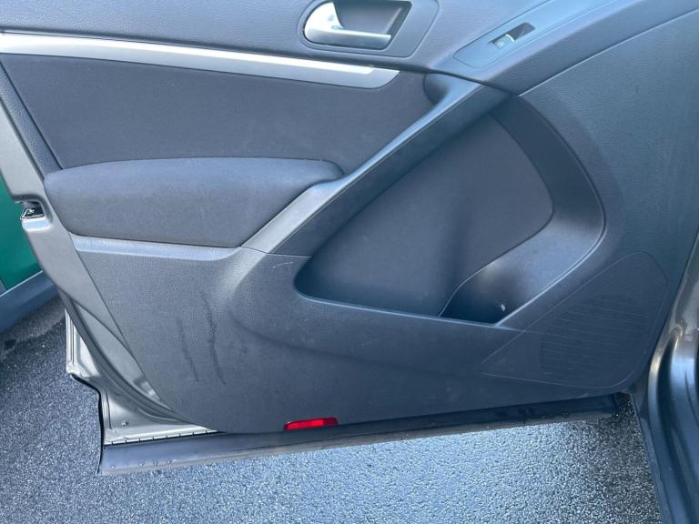 2016 Volkswagen Tiguan 2.0 TDI BlueMotion Tech Match Edition DSG 4WD Euro 6 (s/s) 5dr ESTATE Dies...