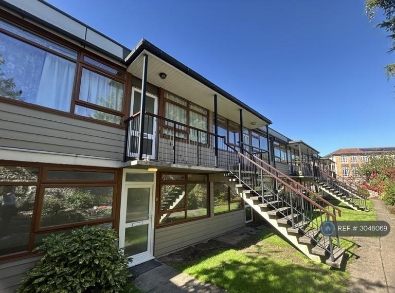 2 bedroom flat in Cotham Road, Bristol, BS6 (2 bed) (#3048069)