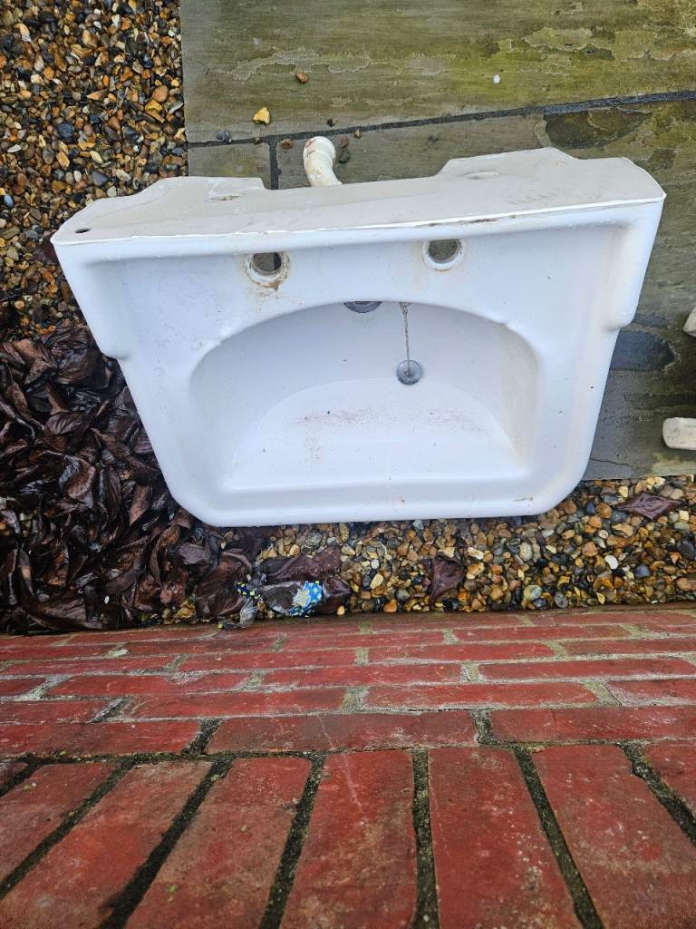 Bathroom sink and Pedestal 