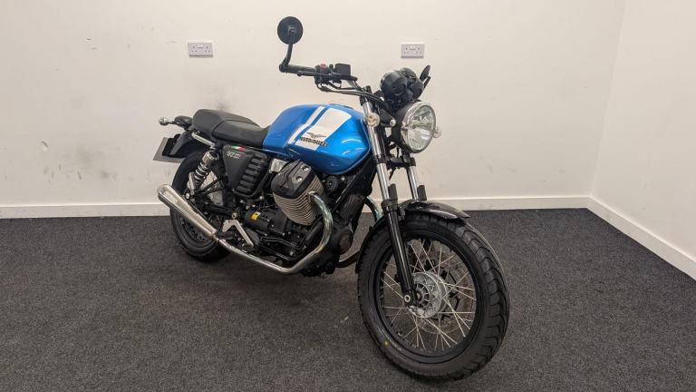 MOTO GUZZI V7 SPECIAL ** 12 MONTH MOT - MISTROL EXHAUST - BAR END MIRRORS **