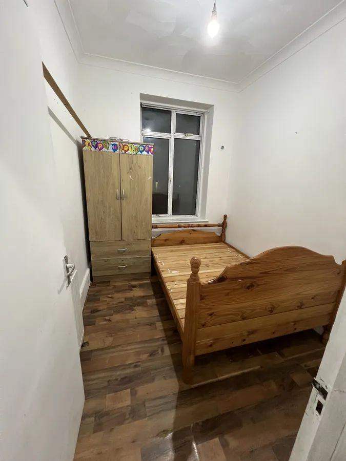 2 Bedroom Flat to rent in Ilford