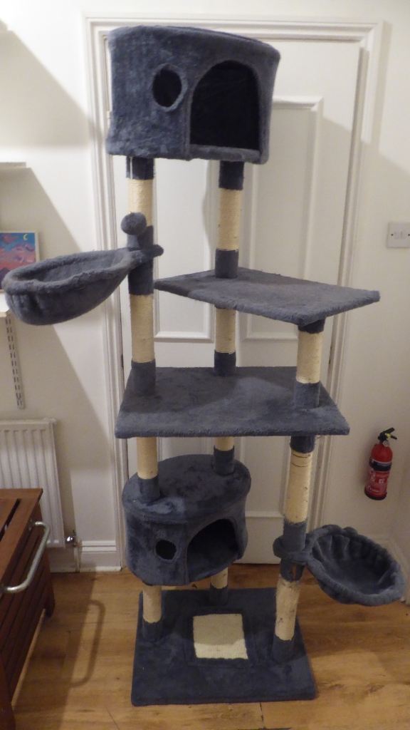 Big Cat Tree - Good condition