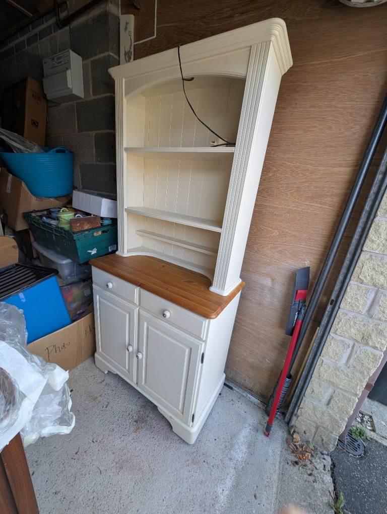 Pine dresser- Ducal 
