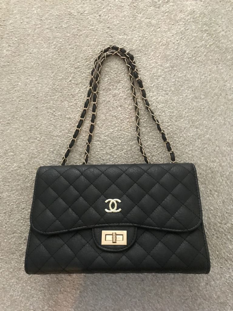 Black Quilted Shoulder Bag with Chain Strap – Good Condition