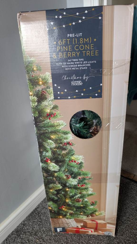 Pre lit xmas tree 