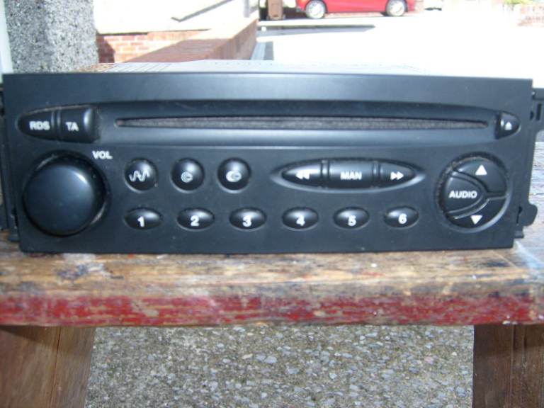 car C D PLAYER AND RADIO