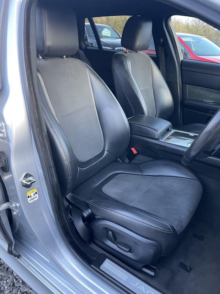 JAGUAR XF 2.2 d R-Sport 2014