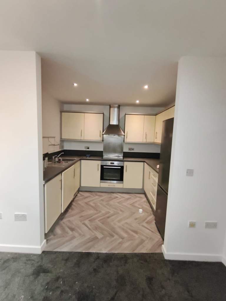 2 Bed Flat, Regal House, IG2