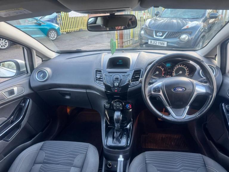 2014 Ford Fiesta 1.6 Zetec 5dr Powershift HATCHBACK PETROL Automatic