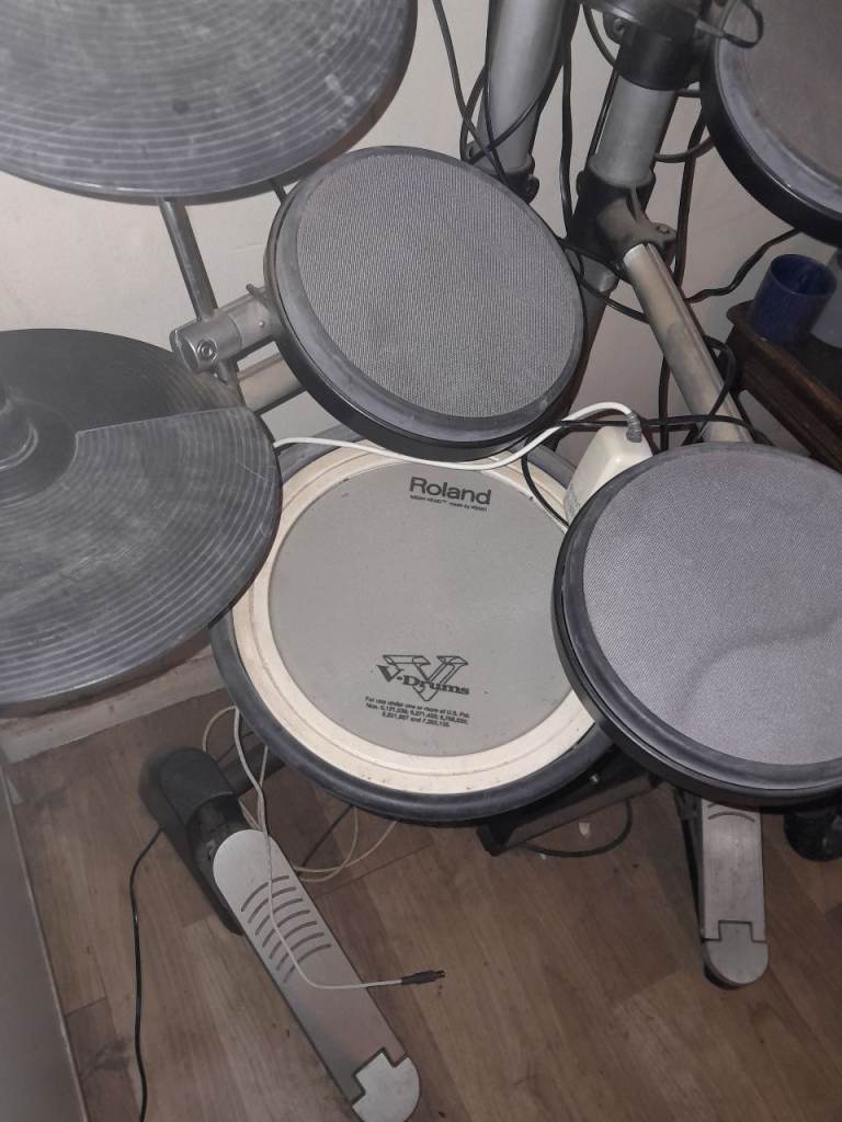 ROLAND Electronic Drum Kit - Good Condition