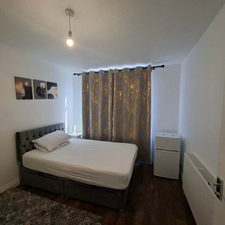 Furnished double room (bill inclusive)