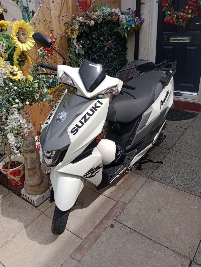 Suzuki Avenis rear  rack for  top box rear 