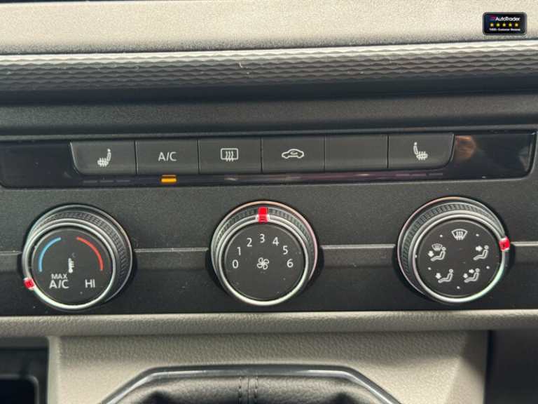 2023 Volkswagen Transporter Crew Cab LWB L2H1 T32 Tdi Kombi Highline Air Con Cam EURO 6 NO VAT Cr...