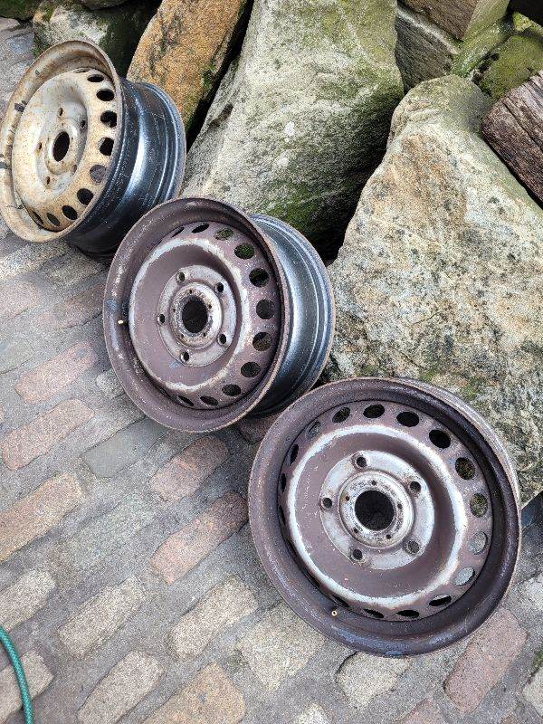 3x old 16inch transit rims good rims no leaks