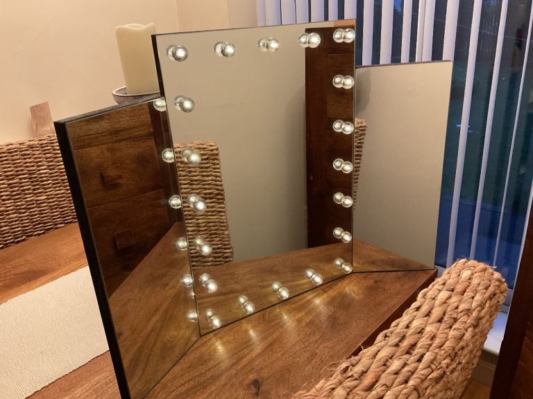 Dressing table mirror, light up, girls bedroom, adjustable, stand alone, free standing 