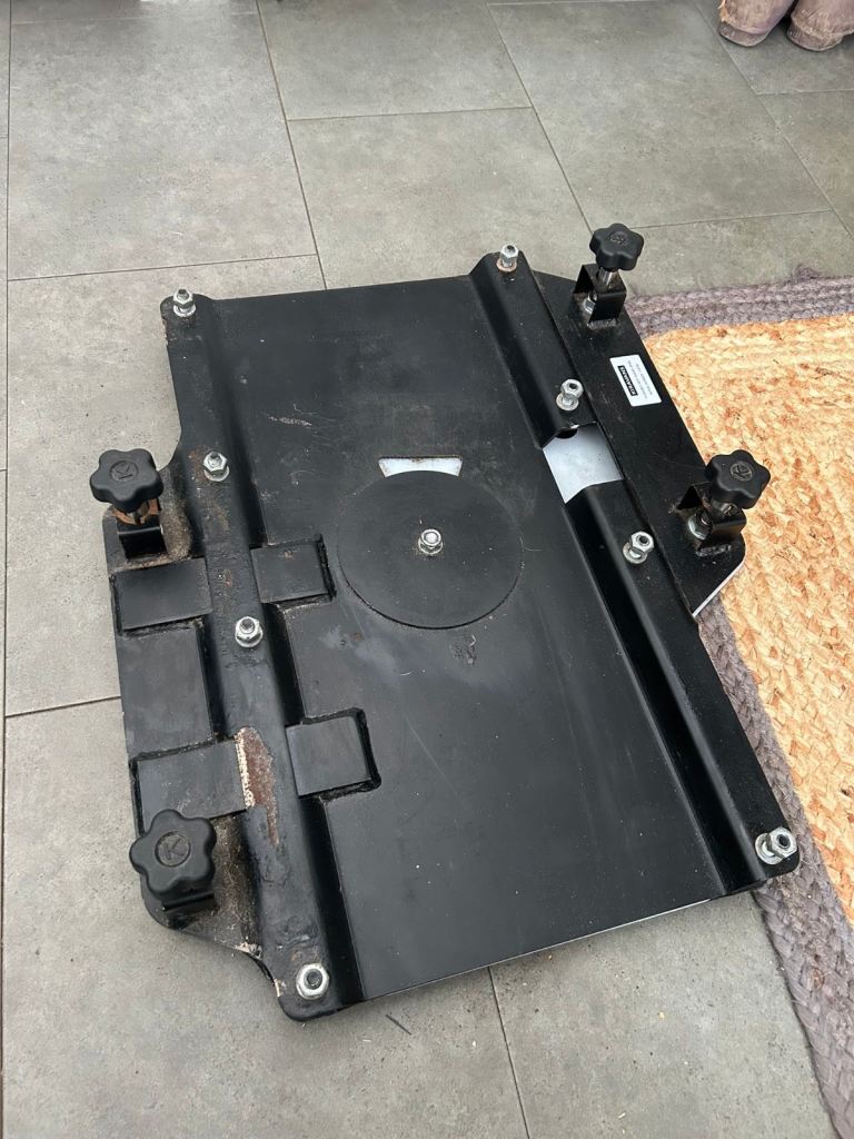 Double swivel seat base t5 transporter