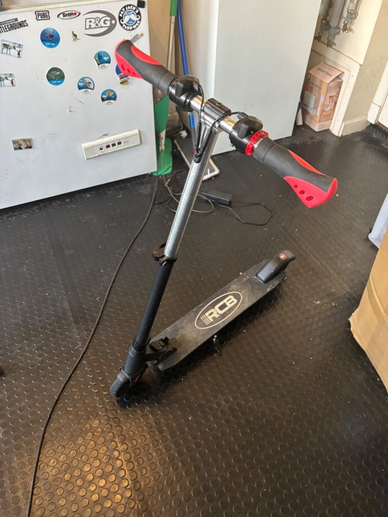 RCB R15 e-scooter