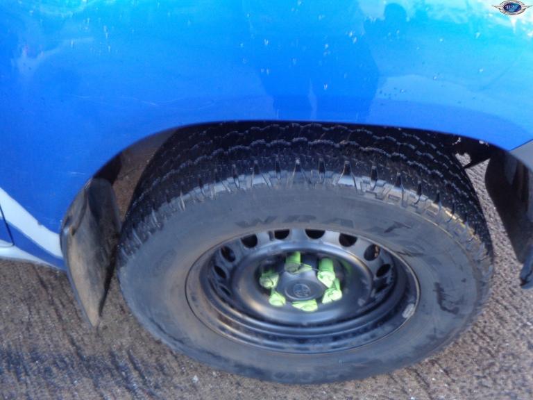 TOYOTA HILUX 2.4 D-4D Active Blue Manual Diesel 2018