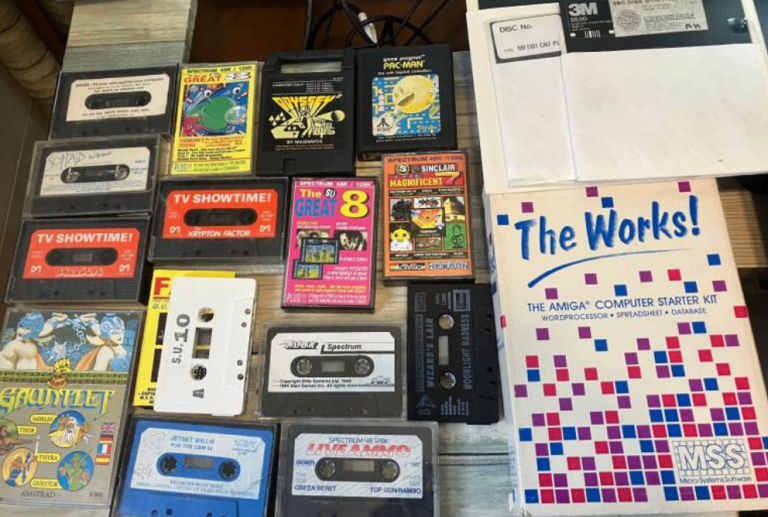 Rather LARGE Joblot or 70's 80s and 90s computing history RETRO collectables