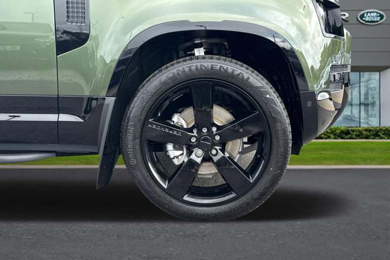 2025 Land Rover Defender 110 3.0 D250 MHEV X-Dynamic HSE Auto 4WD Euro 6 (s/s) 5dr SUV Automatic