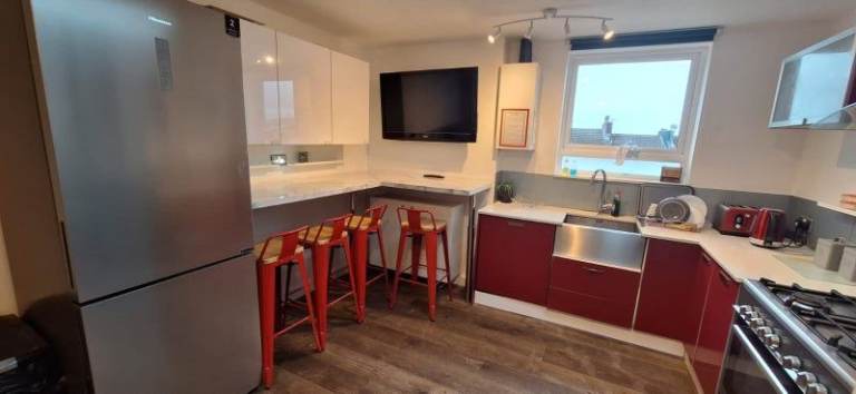 Sleeps 12 (10 individual beds)-Themed Rooms