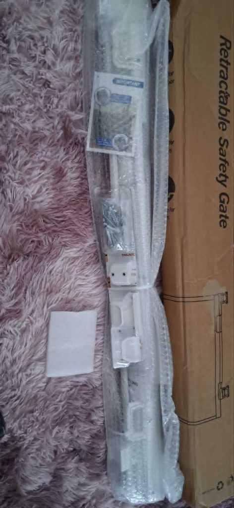 Brand New Boxed Retractable Baby Gate 130cm Retractable Baby Gate Extra Wide For Babies & Pets 