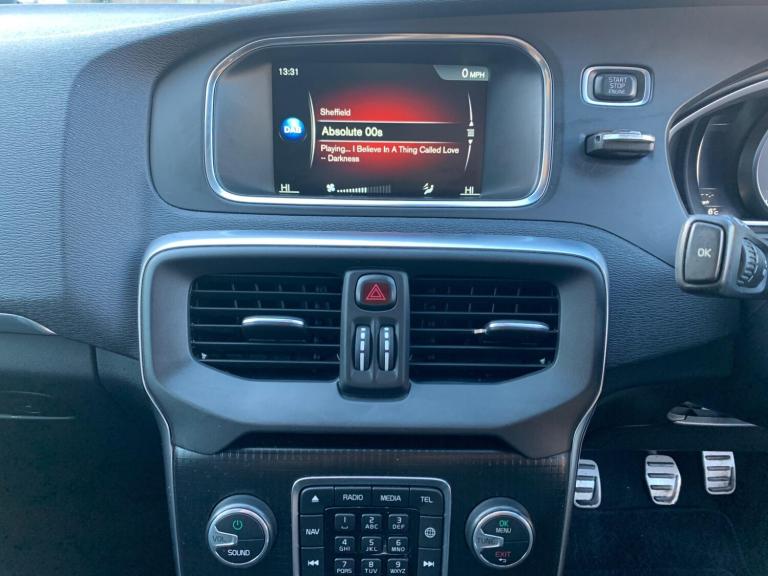 2016 Volvo V40 D2 [120] R DESIGN Nav Plus 5dr HATCHBACK DIESEL Manual