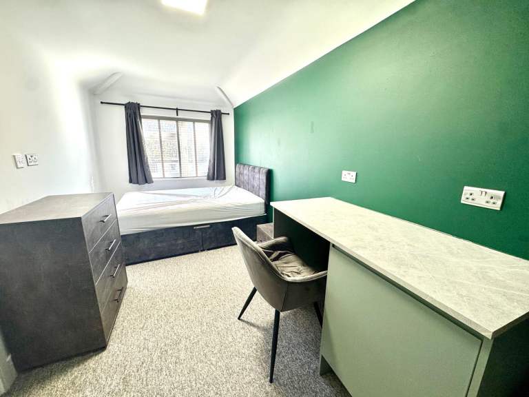 En-Suite Double Room – Twyford Abbey Road, NW10 7HG - Ref: 2238