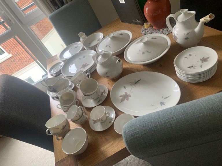 Royal doulton 60+ crockery items
