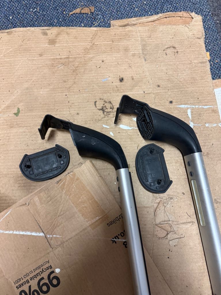 Lexus ct200h roof bars 