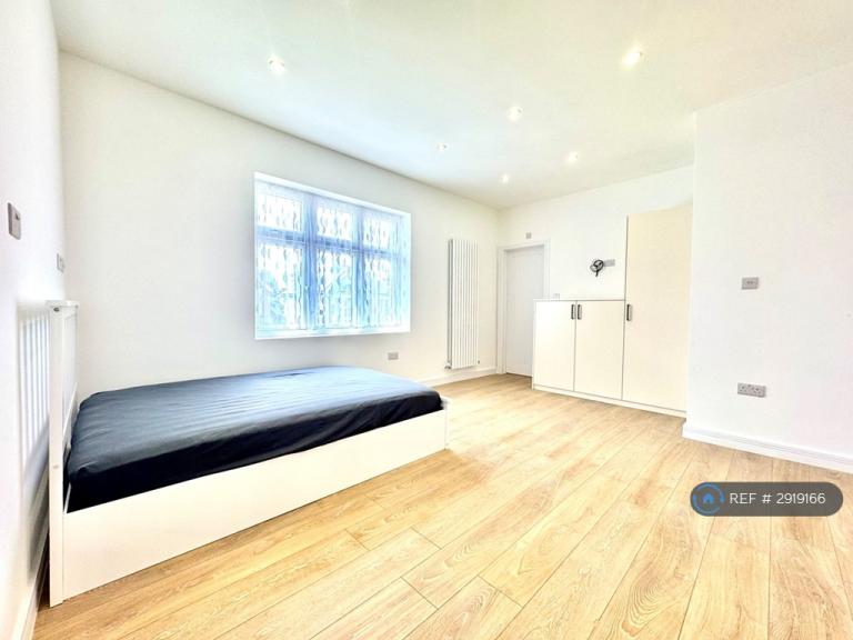Studio flat in Harrow View, Harrow, HA1 (#2919166)