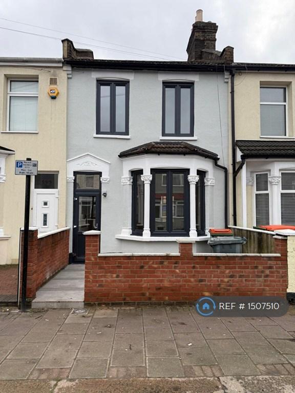 3 bedroom house in Strone Road, London, E7 (3 bed) (#1507510)