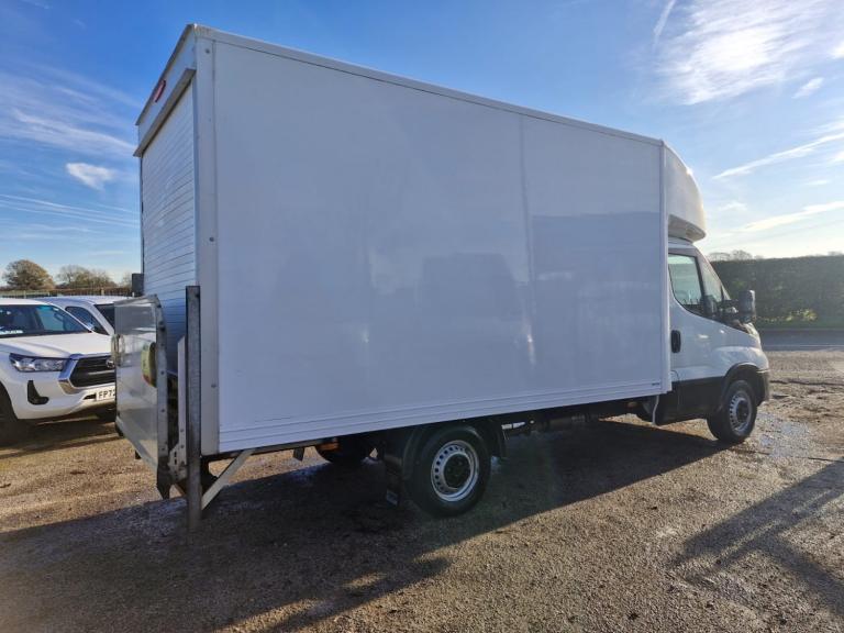 IVECO DAILY LUTON BUSINESS 2.3 D HPI 14V 35S 3000 2021