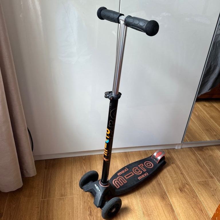 Maxi Micro Scooter – Black, Good Condition