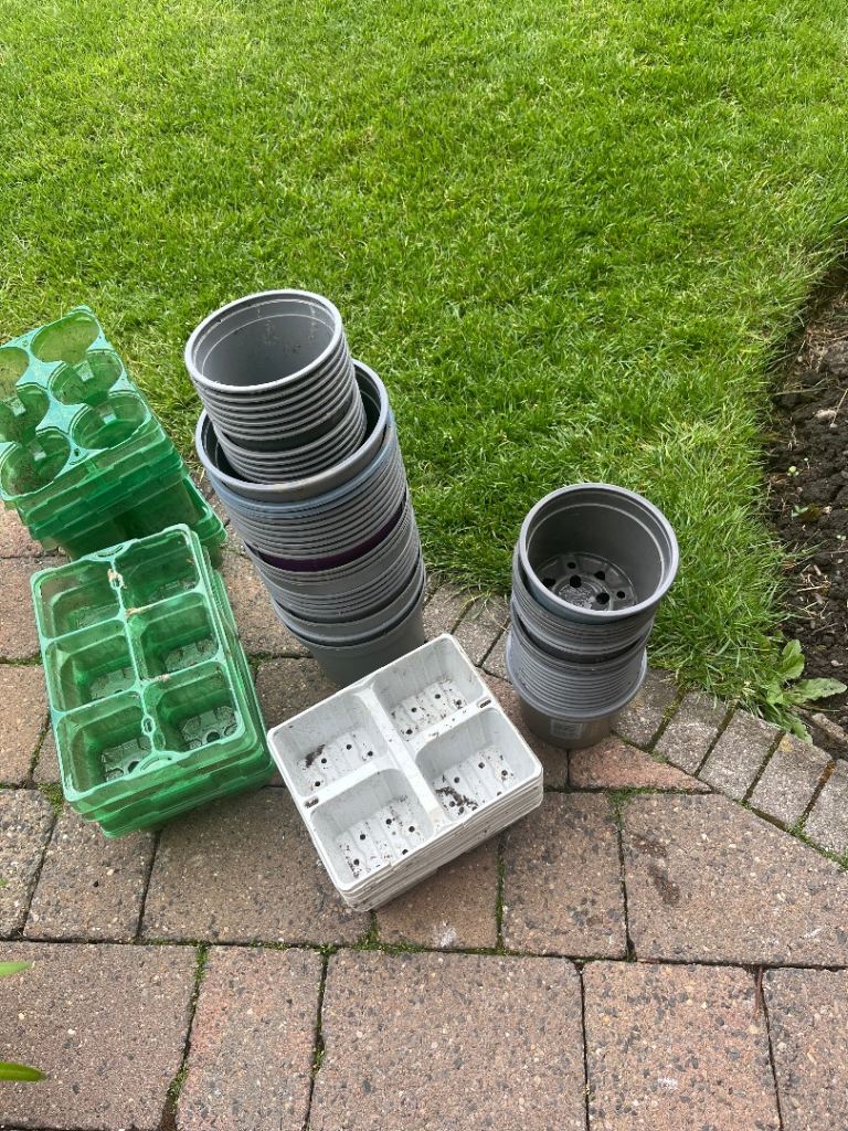 PLASTIC PLANTPOTS