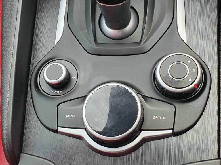 2019 Alfa Romeo Giulia 2.2 JTDM-2 Super 4dr Auto SALOON DIESEL Automatic
