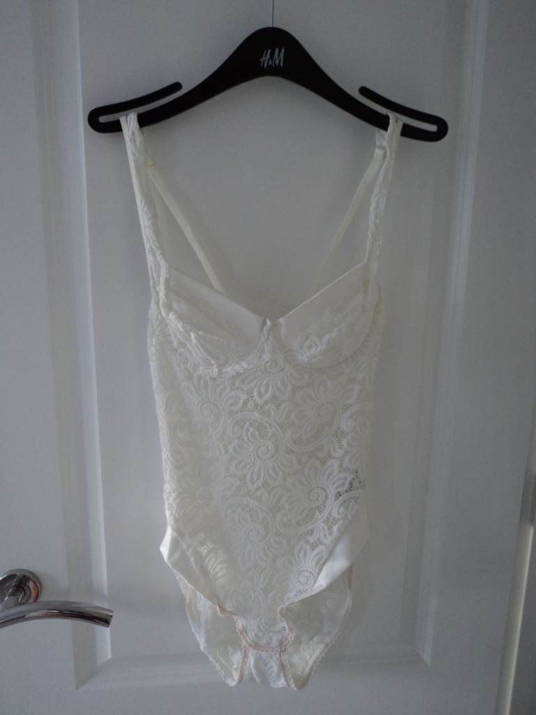 White/pink lacey Marks & Spencer lingerie teddy. BRAND NEW. 