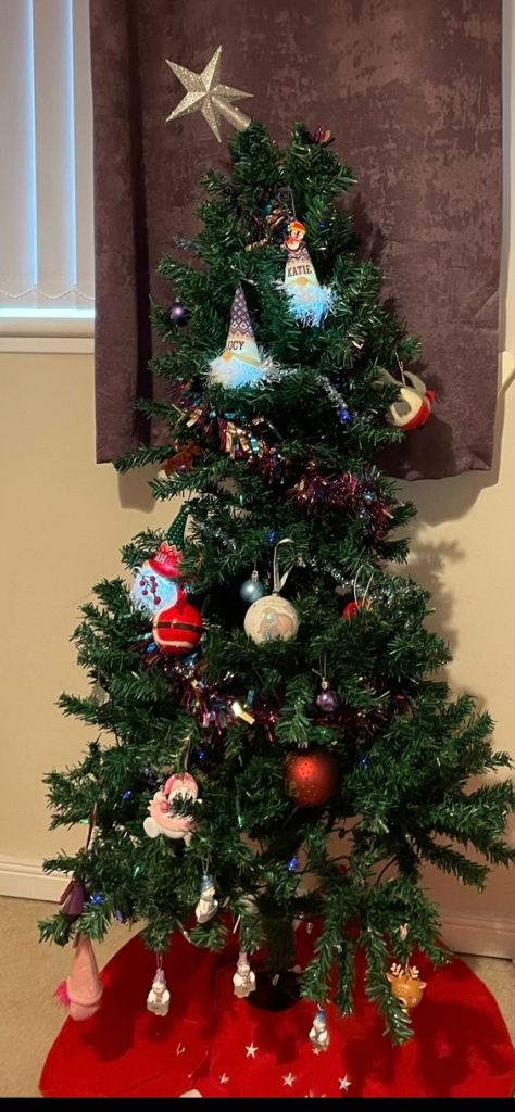 5ft basic Christmas tree