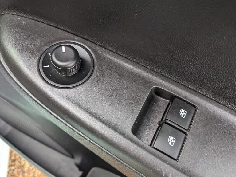 2017 Vauxhall Viva i SE Hatchback Petrol Manual