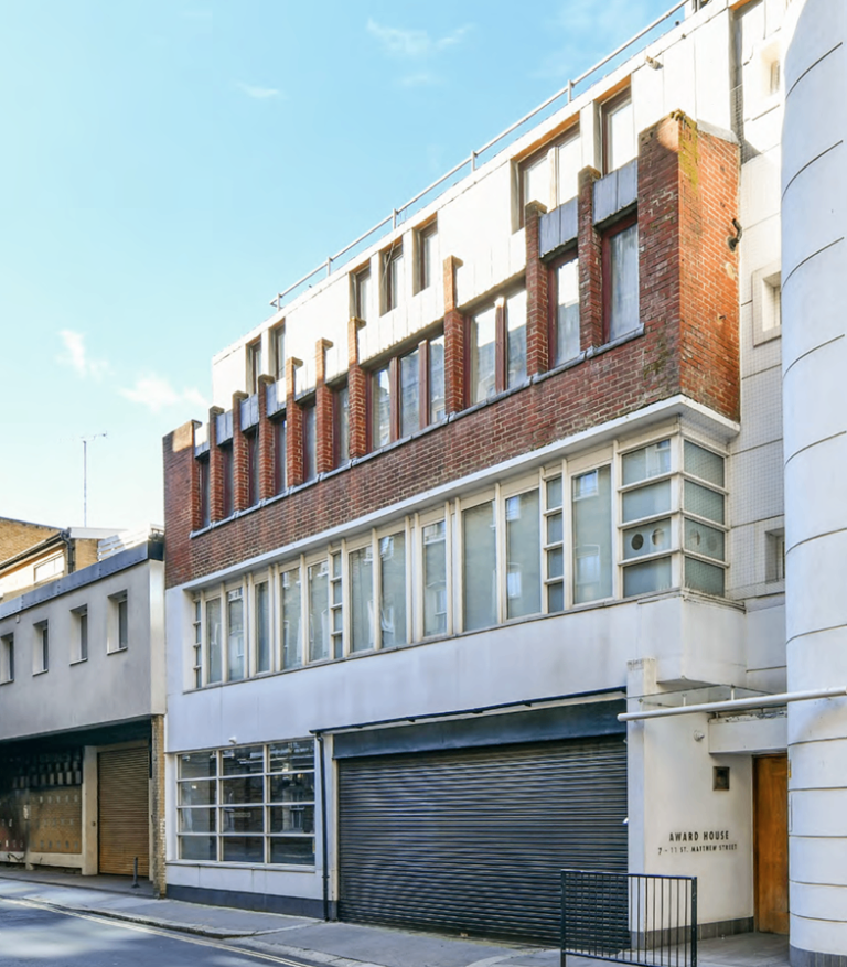 Large self contained premium office space in Westminster SW1P