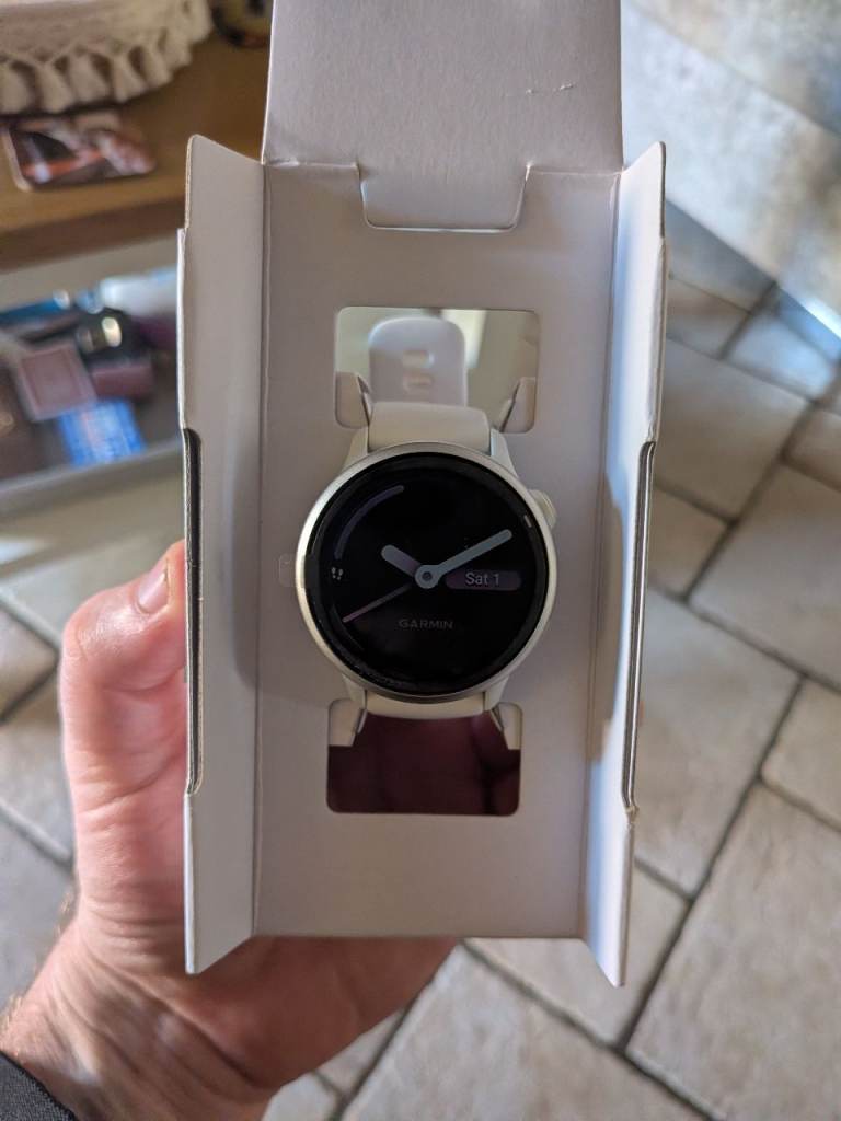 Garmin Vivoactive 6 Smartwatch – NEW White