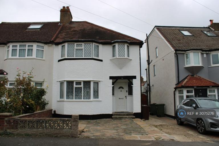 3 bedroom house in Selwood Road, Sutton, SM3 (3 bed) (#3075276)