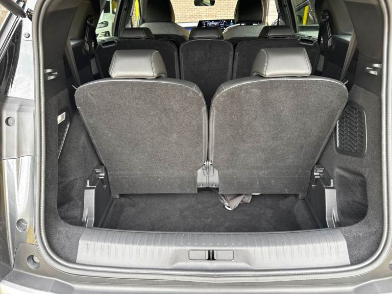 2025 Peugeot 5008 1.2 Hybrid 136 GT 5dr e-DSC6 HATCHBACK PETROL Automatic