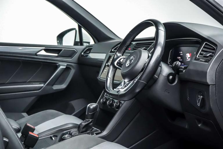 2020 Volkswagen Tiguan 2.0 TDi 150 4Motion R-Line Tech 5dr DSG ESTATE DIESEL Manual
