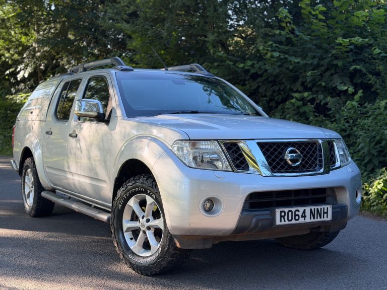 NISSAN NAVARA TEKNA AUTOMATIC 2.5 dCi - NO VAT - EXPORT 