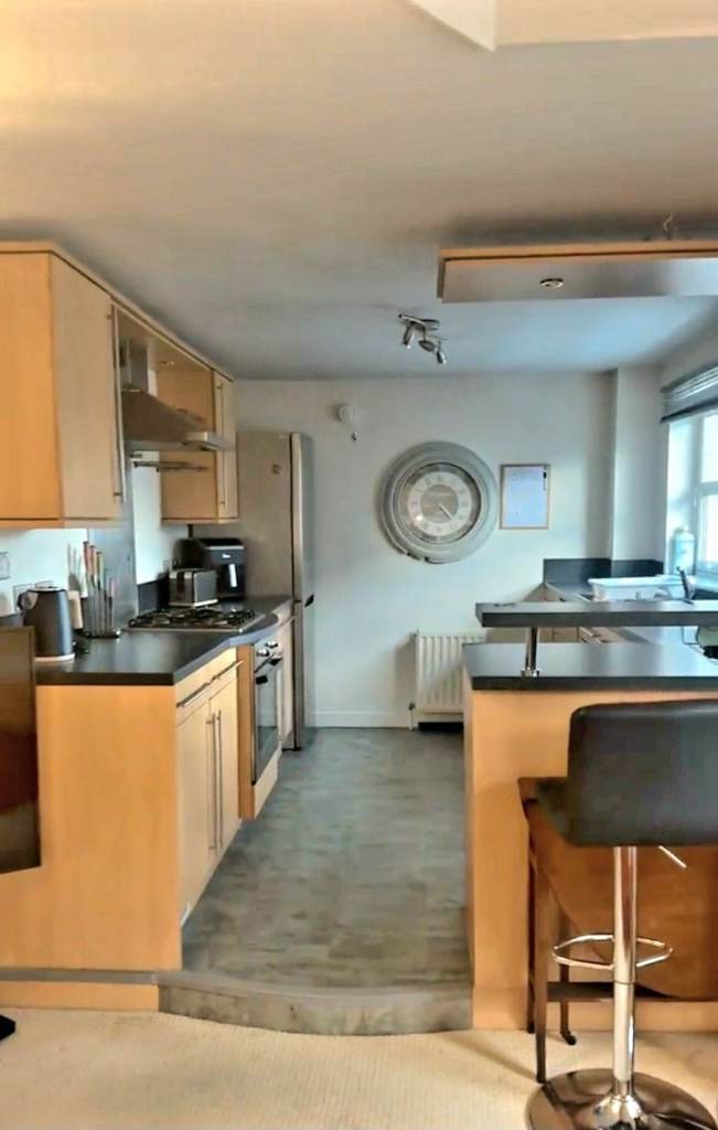 2 bedroom penthouse city centre 