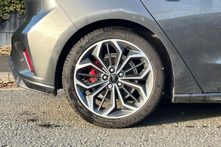 2024 Ford Focus ST-LINE X | Heated Seats/Wheel | B+O Audio | Sync 4 Touchscreen Navigation  Hatch...