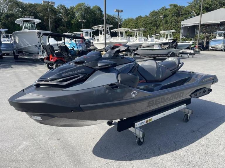 Sea-Doo RXT 300 Black + Audio System & New Trailer — 2023 