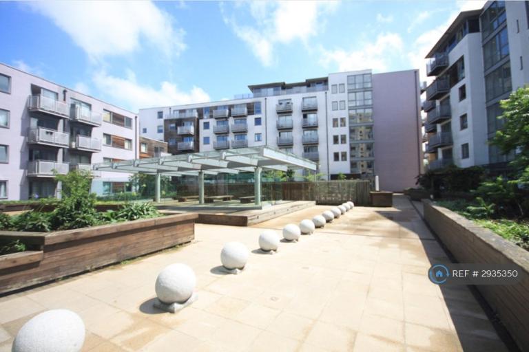 2 bedroom flat in Colorado Building, London, SE13 (2 bed) (#2935350)