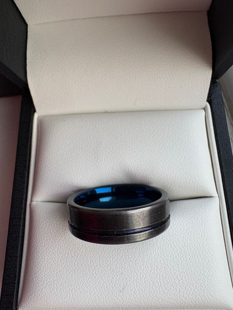 Tungsten ring men size V 